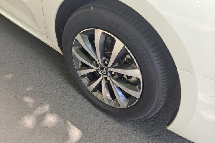 Used Citroen C6 2017 350THP Luxury Model Right Front Wheel Hub