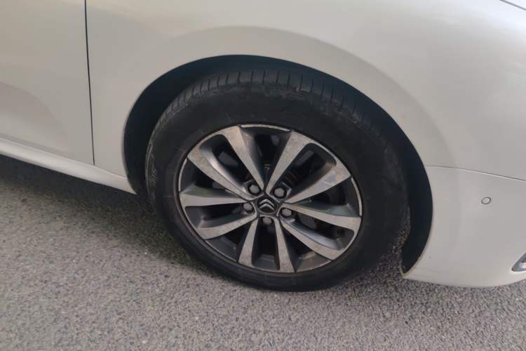 Used Citroen C6 2017 380THP Luxury Version Right Front Wheel Hub