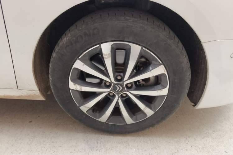 Used Citroen C6 2017 Revised Version 380THP Luxury Edition Right Front Wheel Hub