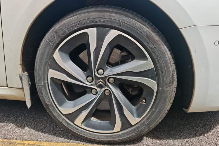 Used Citroen C6 2017 380THP Prestige Model Right Front Wheel Hub