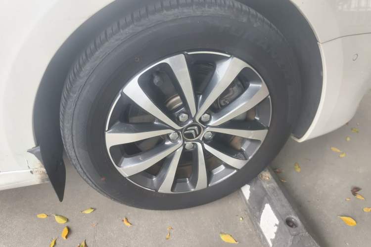 Used Citroen C6 2017 380THP Luxury Version Right Front Wheel Hub