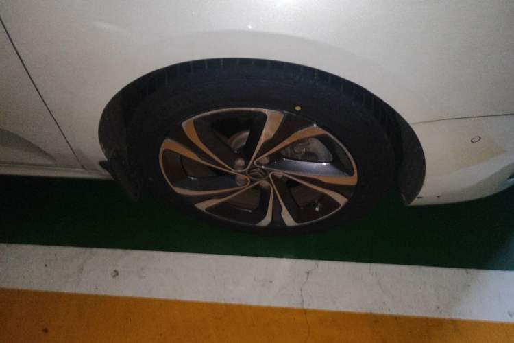 Used Citroen C6 2017 Revised Version 380THP Prestige Nappa Edition Right Front Wheel Hub