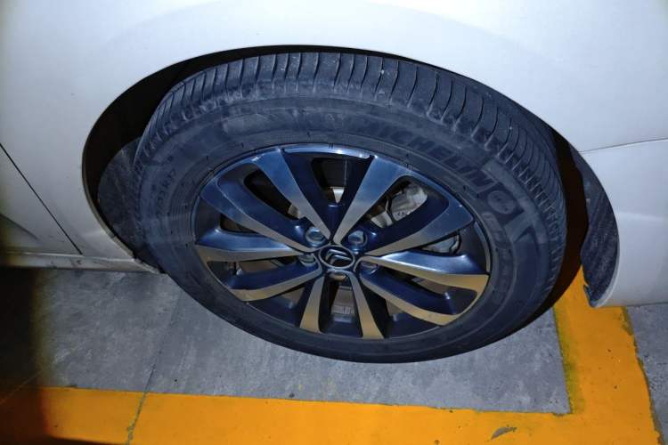 Used Citroen C6 2017 380THP Luxury Version Right Front Wheel Hub