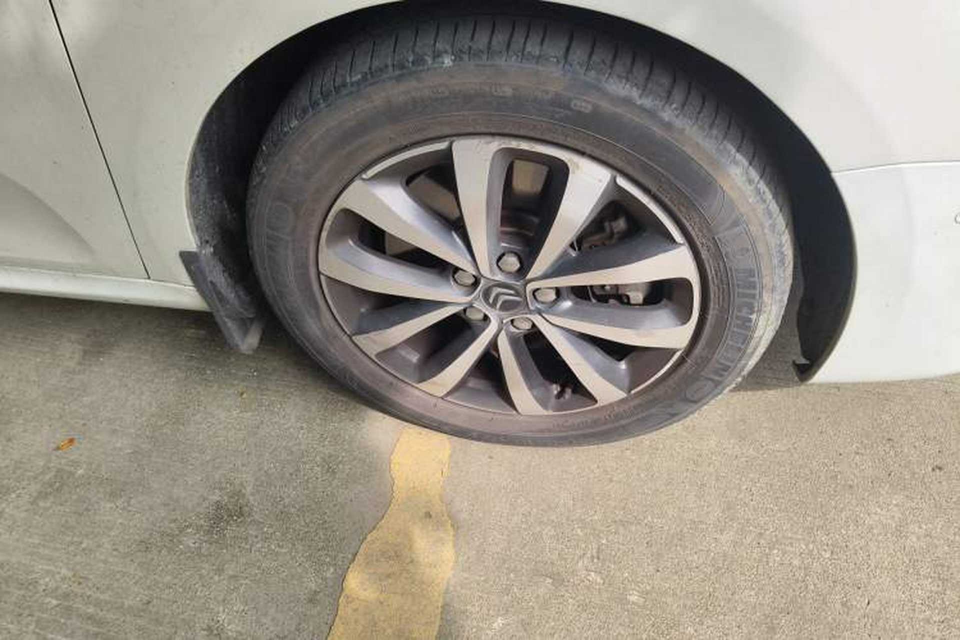 Used Citroen C6 2017 380THP Luxury Version Right Front Wheel Hub