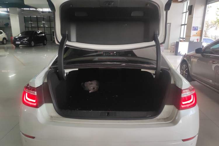 Used Citroen C6 2017 350THP Luxury Model Trunk