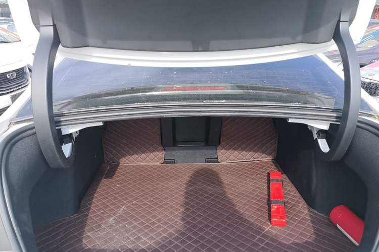 Used Citroen C6 2017 380THP Prestige Model Trunk