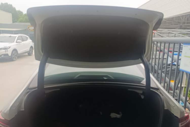 Used Citroen C6 2017 350THP Luxury Model Trunk