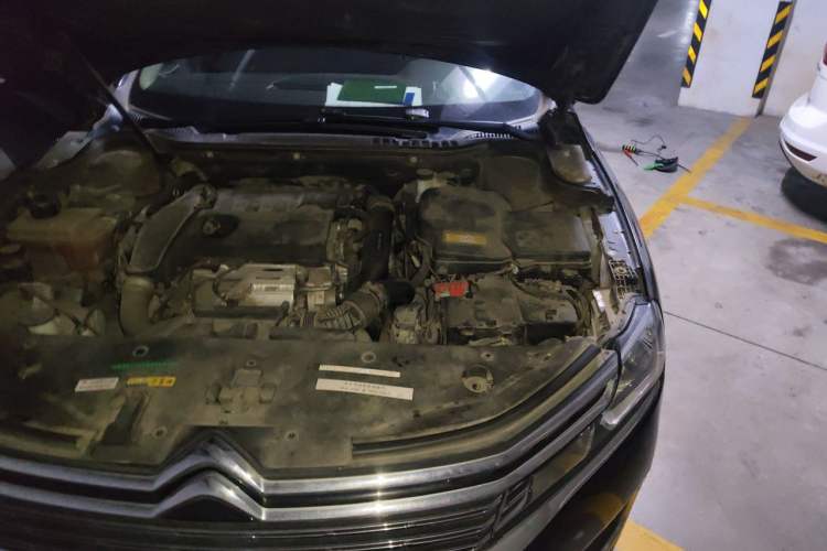 Used Citroen C6 2018 380THP Luxury Version Engine Bay Left