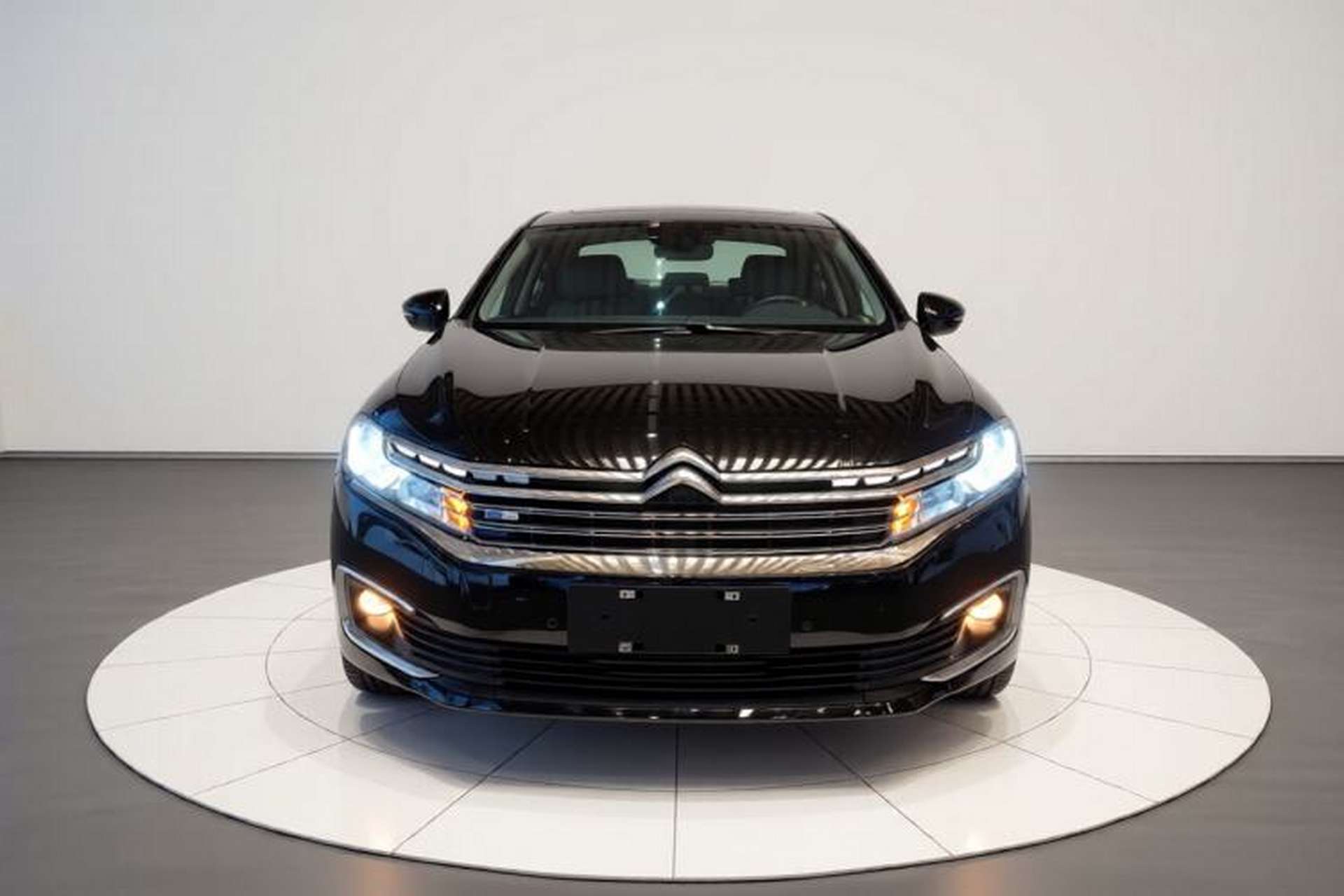 Used Citroen C6 2018 380THP Luxury Version Front