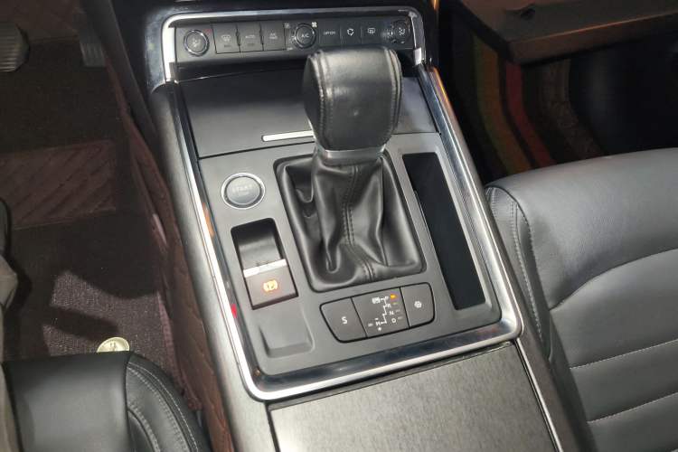 Used Citroen C6 2018 380THP Luxury Version Gear Lever