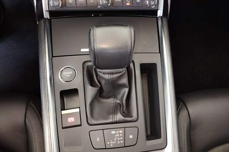 Used Citroen C6 2018 380THP Luxury Version Gear Lever