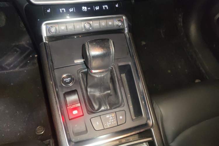 Used Citroen C6 2018 380THP Luxury Version Gear Lever