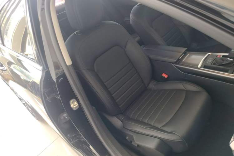 Used Citroen C6 2018 380THP Luxury Version Right Front Seat