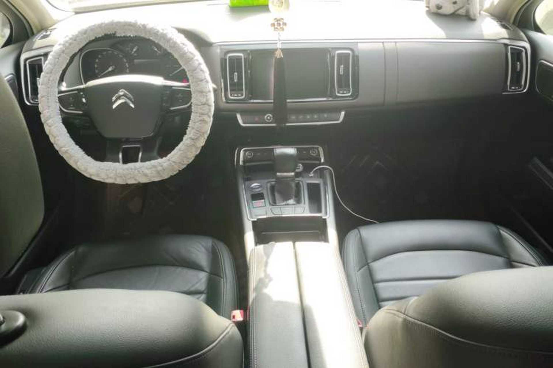 Used Citroen C6 2018 350THP Luxury Model Center Console