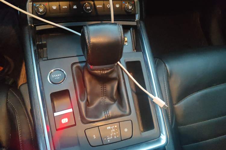 Used Citroen C6 2018 380THP Luxury Version Gear Lever