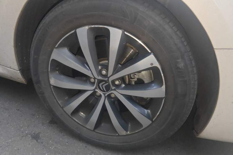 Used Citroen C6 2018 380THP Luxury Version Right Front Wheel Hub