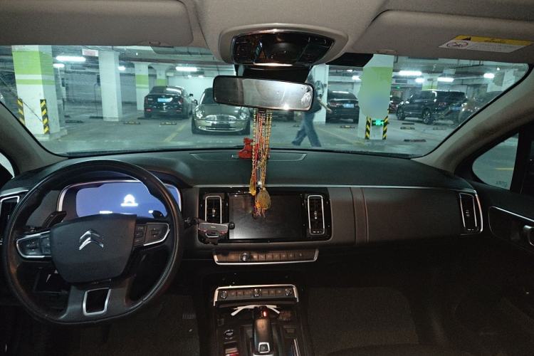 Used Citroen C6 2019 400THP Luxury Model Center Console