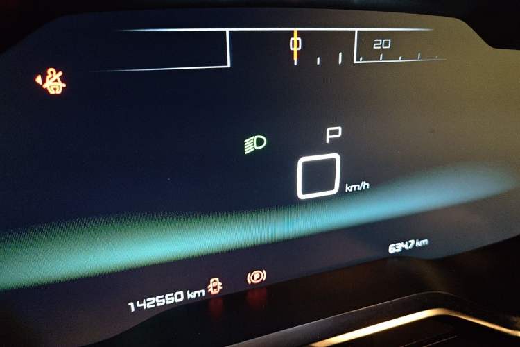Used Citroen C6 2019 400THP Luxury Model Odometer Close Up