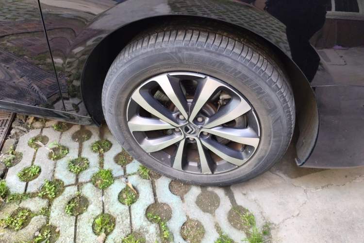 Used Citroen C6 2019 400THP Luxury Model Right Front Wheel Hub