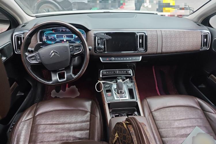 Used Citroen C6 2019 400THP Prestige Model Center Console