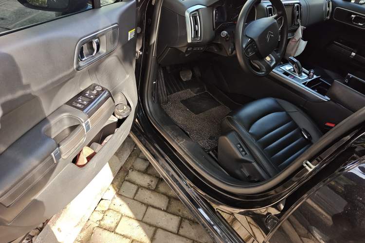 Used Citroen C6 2020 400THP Luxury Version Driver Seat