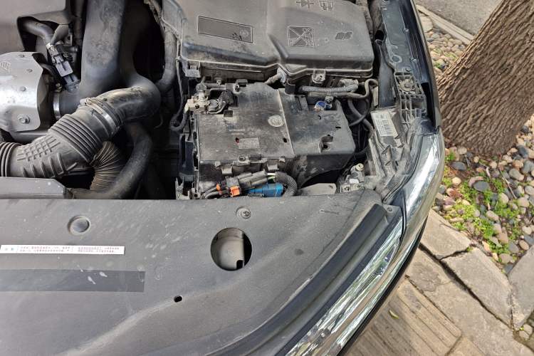 Used Citroen C6 2020 400THP Luxury Version Engine Bay Left
