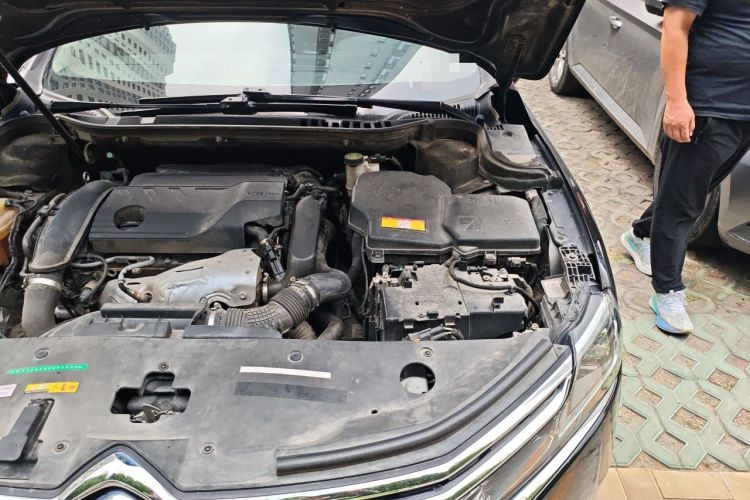 Used Citroen C6  Engine Bay Left