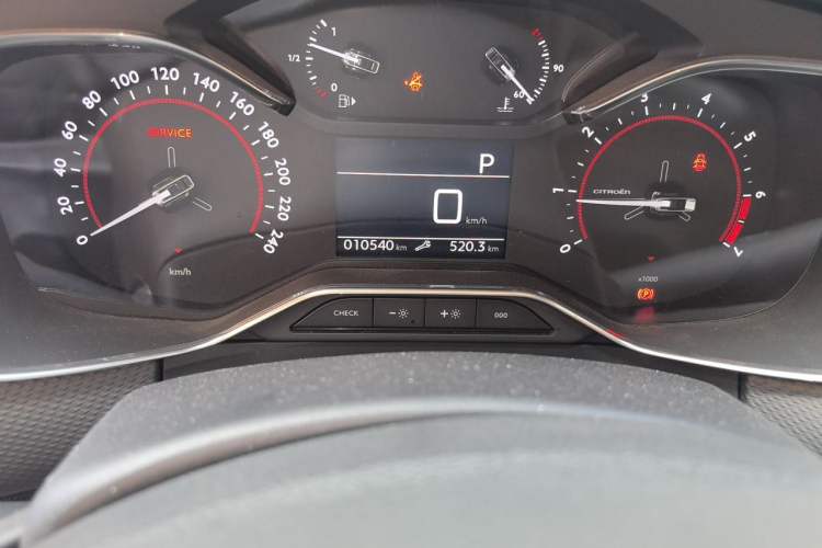 Used Citroen C6 2020 400THP Luxury Version Odometer Close Up