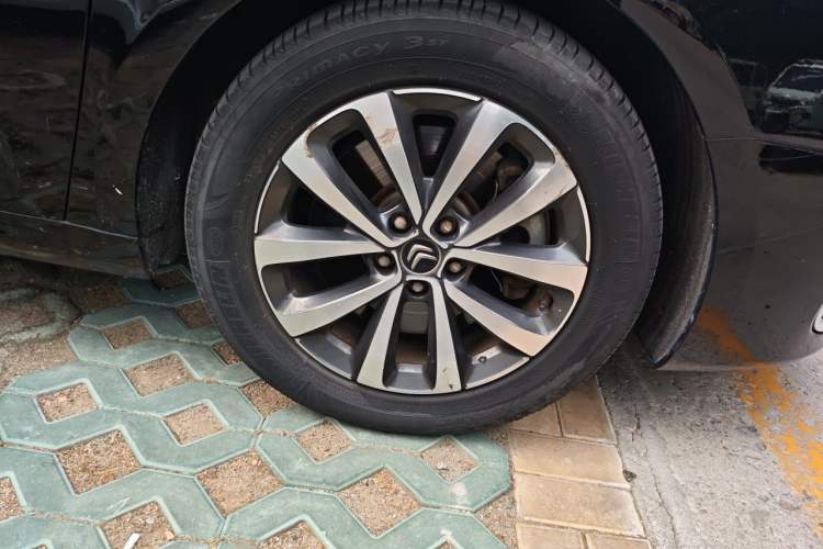 Used Citroen C6  Right Front Wheel Hub