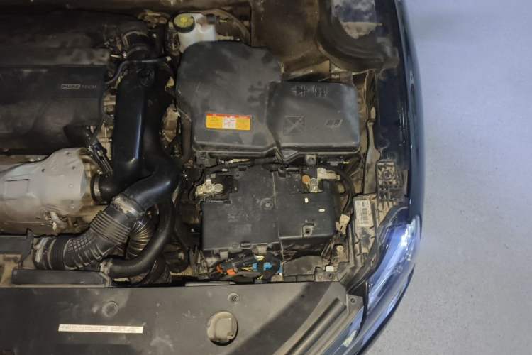 Used Citroen C6 2020 400THP Luxury Version Engine Bay Left