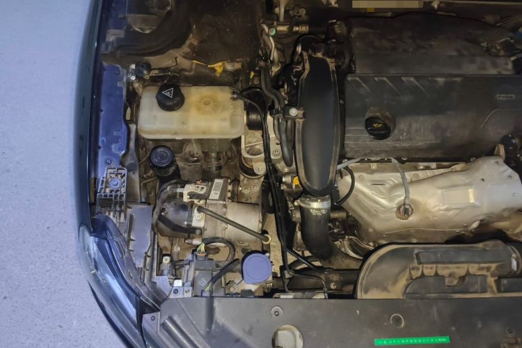 Used Citroen C6 2020 400THP Luxury Version Engine Bay Right