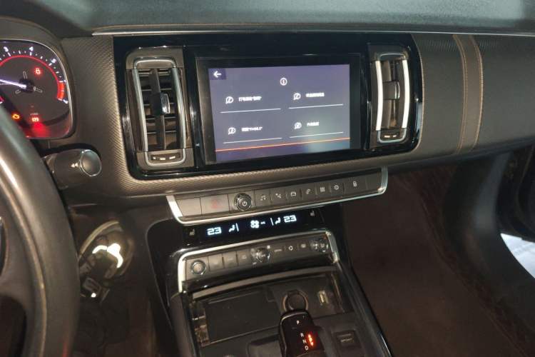 Used Citroen C6 2021 400THP Comfort Edition Audio And AC Panel