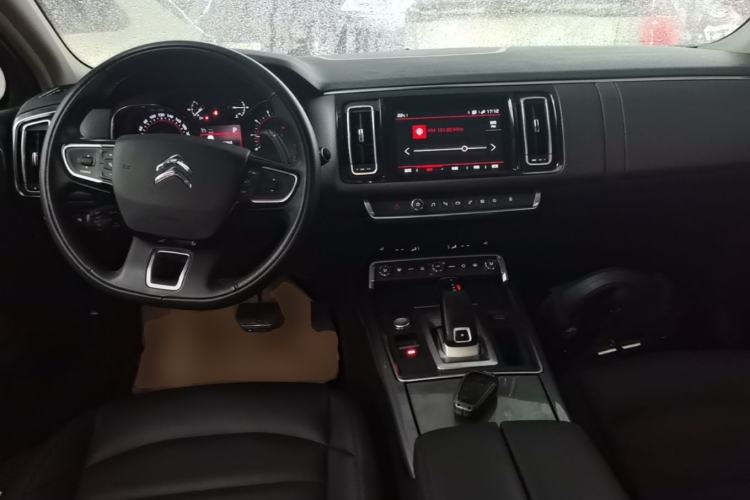 Used Citroen C6 2021 400THP Comfort Edition Center Console