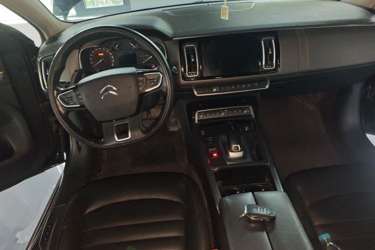 Used Citroen C6 2021 400THP Comfort Edition Center Console