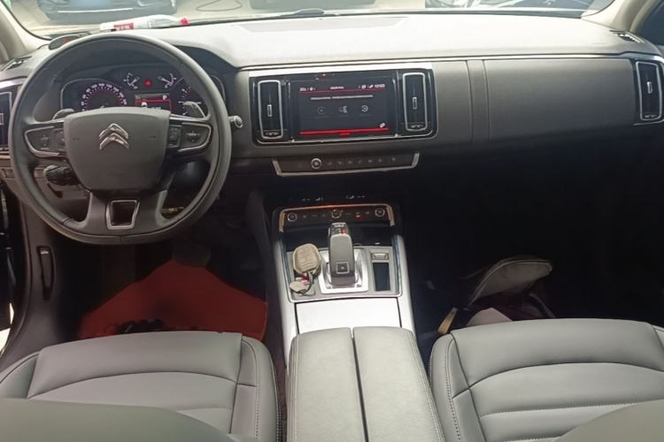 Used Citroen C6 2021 400THP Comfort Edition Center Console
