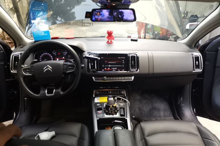 Used Citroen C6 2021 400THP Comfort Edition Center Console