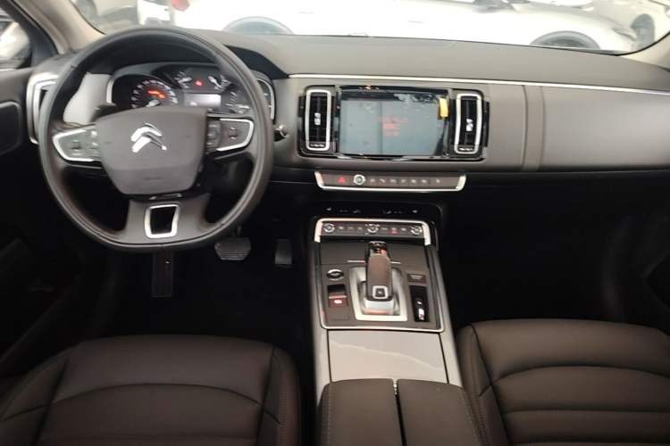 Used Citroen C6 2021 400THP Comfort Edition Center Console