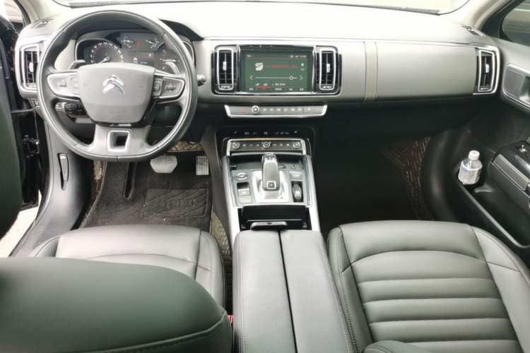 Used Citroen C6 2021 400THP Comfort Edition Center Console