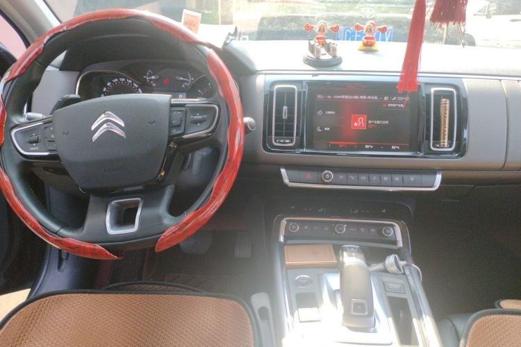 Used Citroen C6 2021 400THP Comfort Edition Center Console