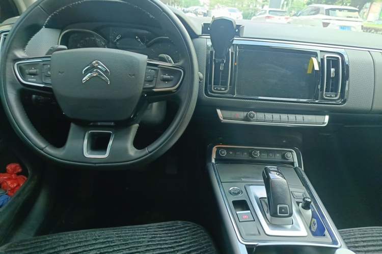 Used Citroen C6 2021 400THP Comfort Edition Center Console