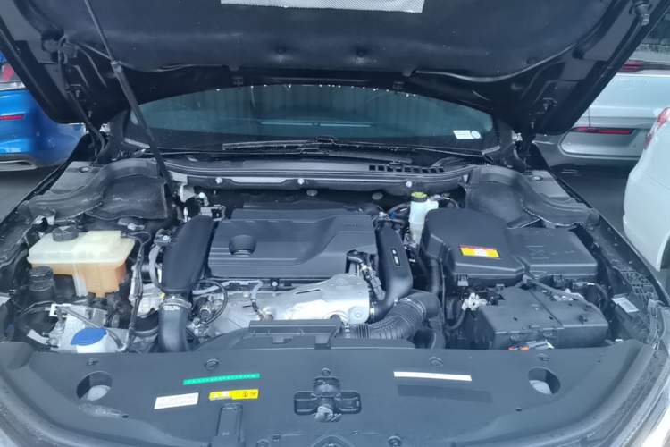 Used Citroen C6 2021 400THP Comfort Edition Engine Bay