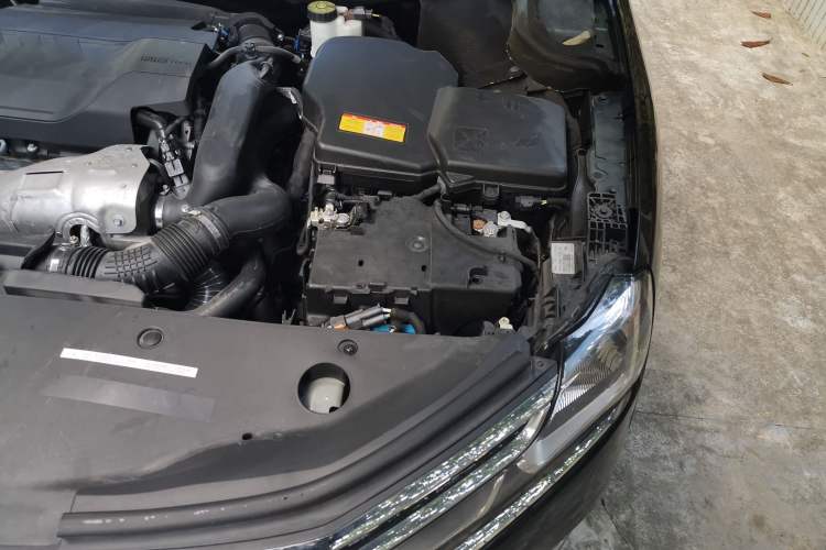 Used Citroen C6 2021 400THP Comfort Edition Engine Bay Left