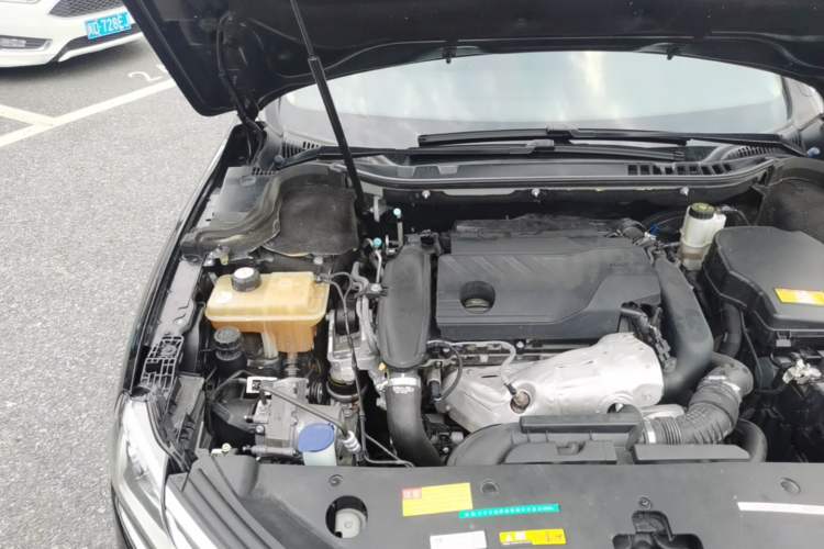 Used Citroen C6 2021 400THP Comfort Edition Engine Bay Right