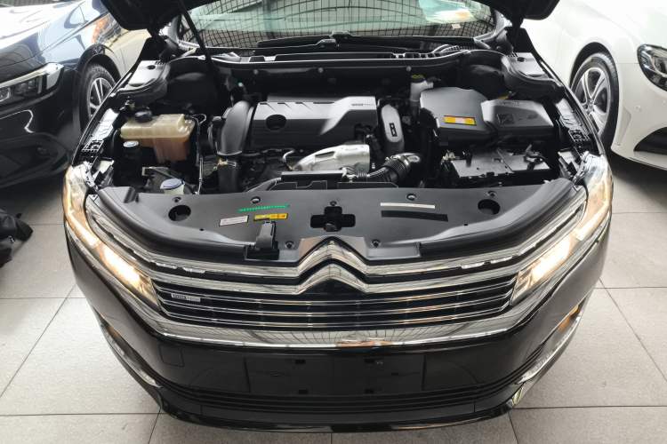 Used Citroen C6 2021 400THP Comfort Edition Engine Bay