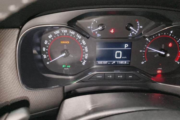 Used Citroen C6 2021 400THP Comfort Edition Odometer Close Up