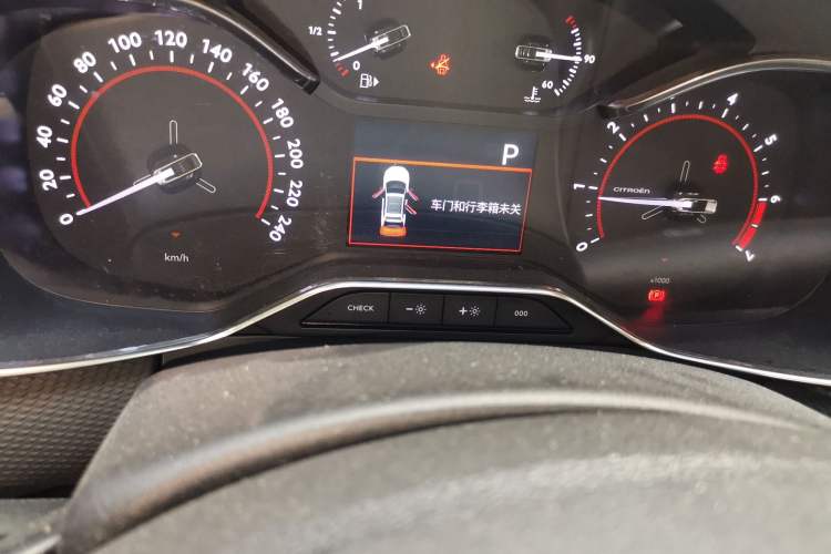 Used Citroen C6 2021 400THP Comfort Edition Odometer Close Up