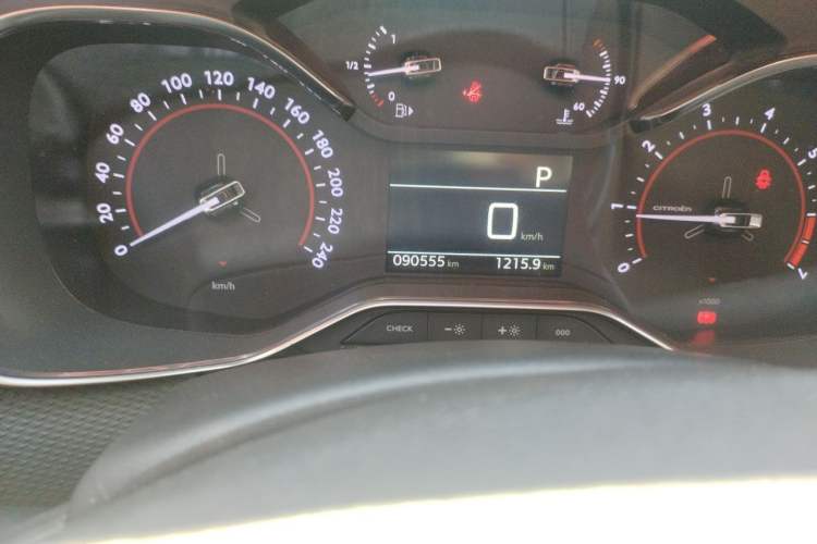 Used Citroen C6 2021 400THP Comfort Edition Odometer Close Up