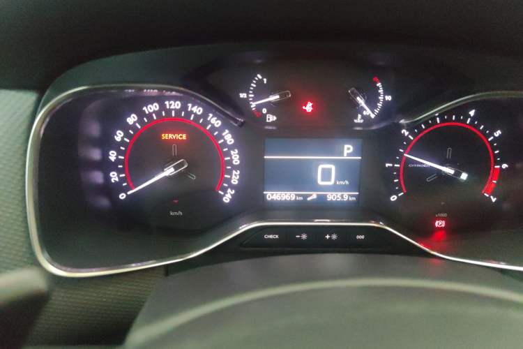 Used Citroen C6 2021 400THP Comfort Edition Odometer Close Up