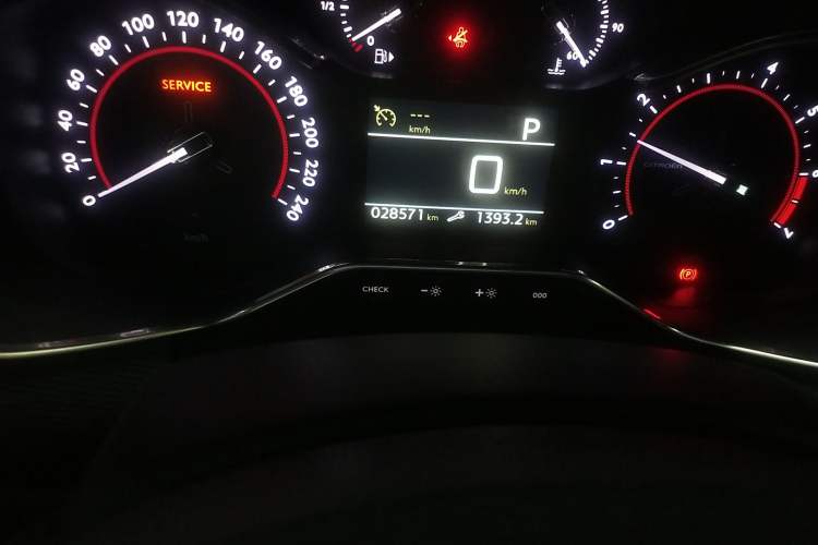 Used Citroen C6 2021 400THP Comfort Edition Odometer Close Up
