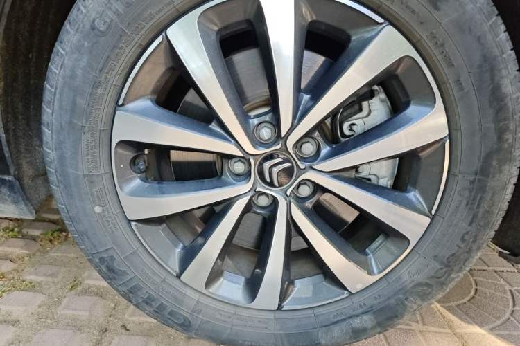 Used Citroen C6 2021 400THP Comfort Edition Right Front Wheel Hub